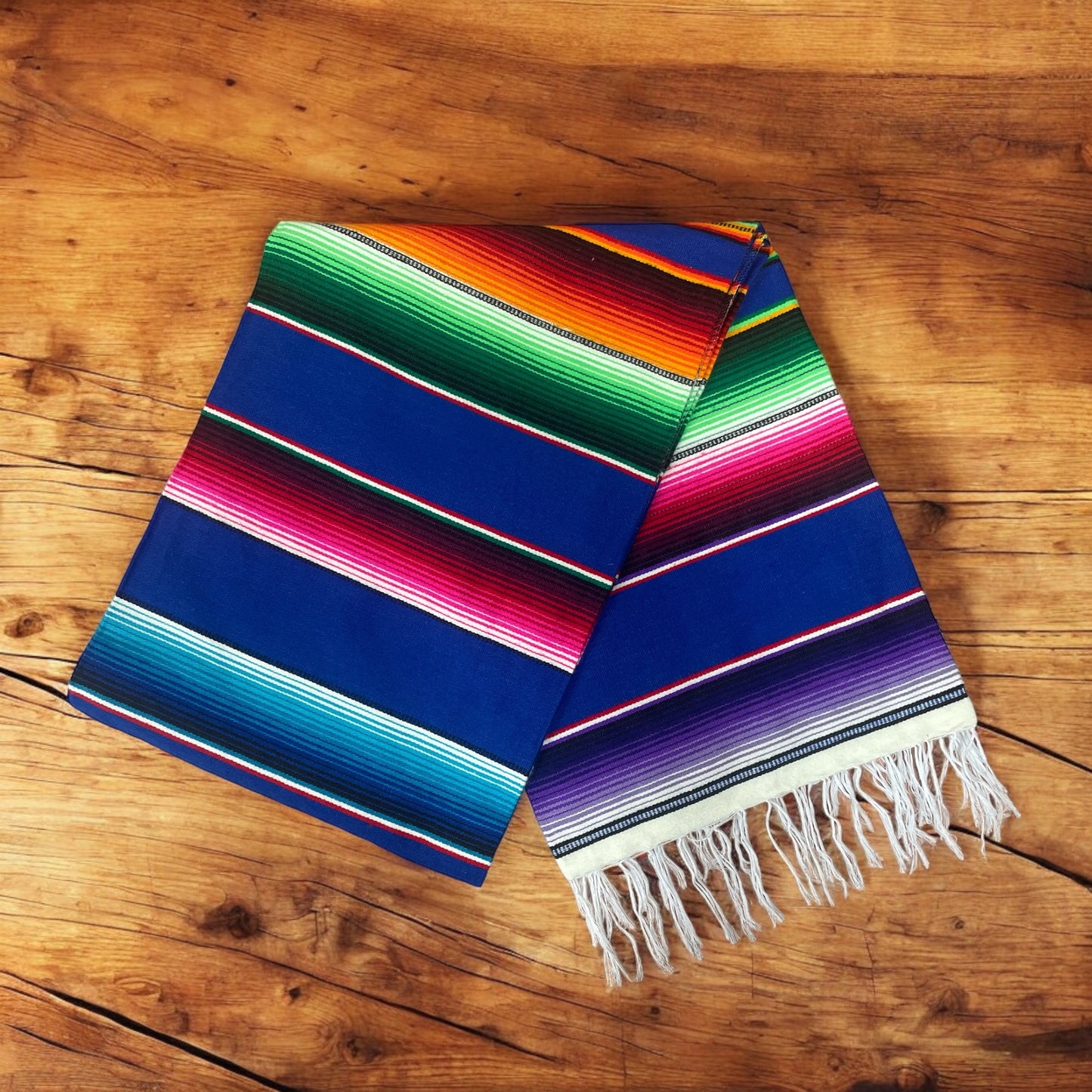 Traditional Mexican Sarape. Sarapes mexicanos/mantel de mesa/mexican blanket Saltillo