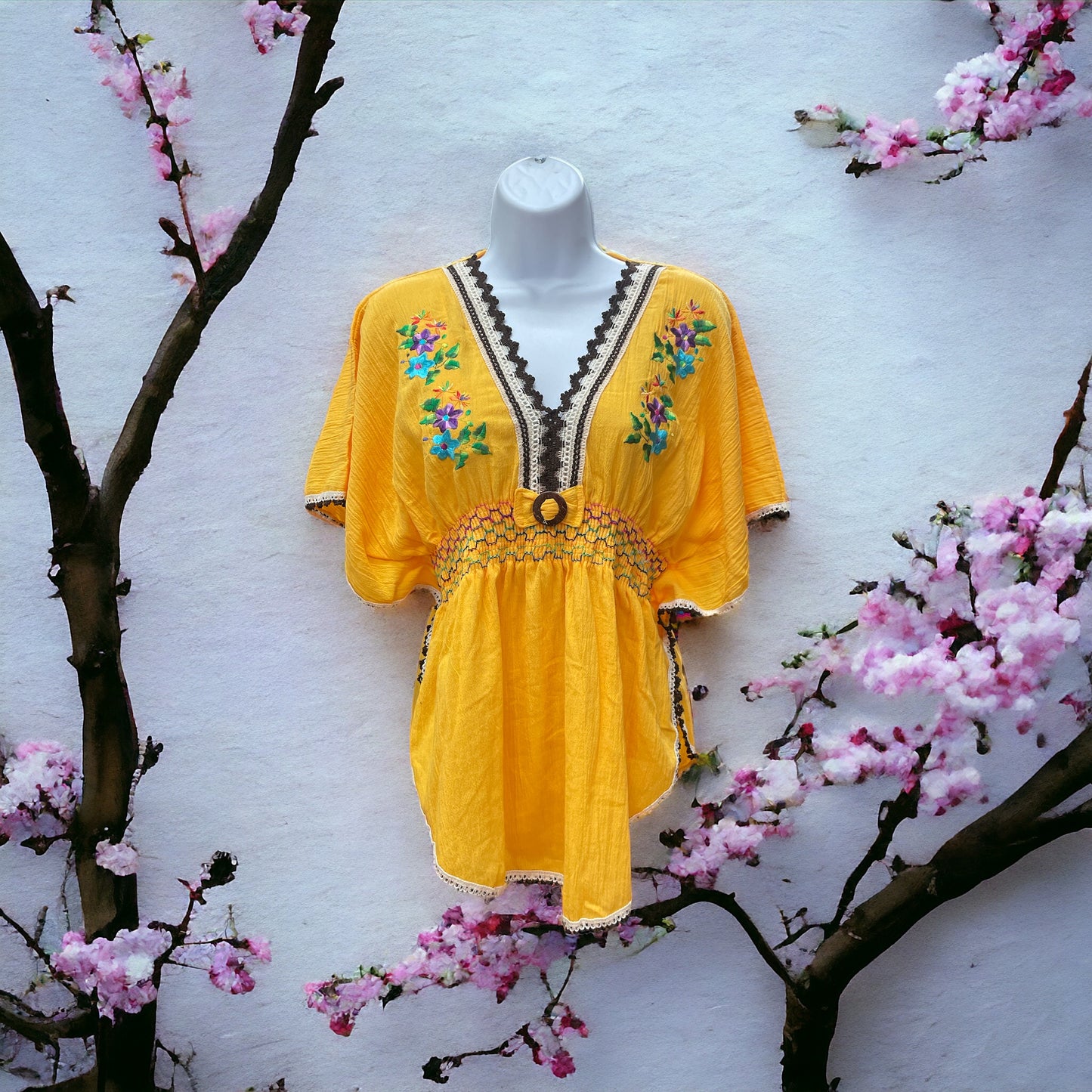Floral Hand Embroidered Butterfly Sleeve Top. 5 de Mayo. Embroidered Floral Top. Artisanal Blouse. Typical Ecuadorian Blouse.