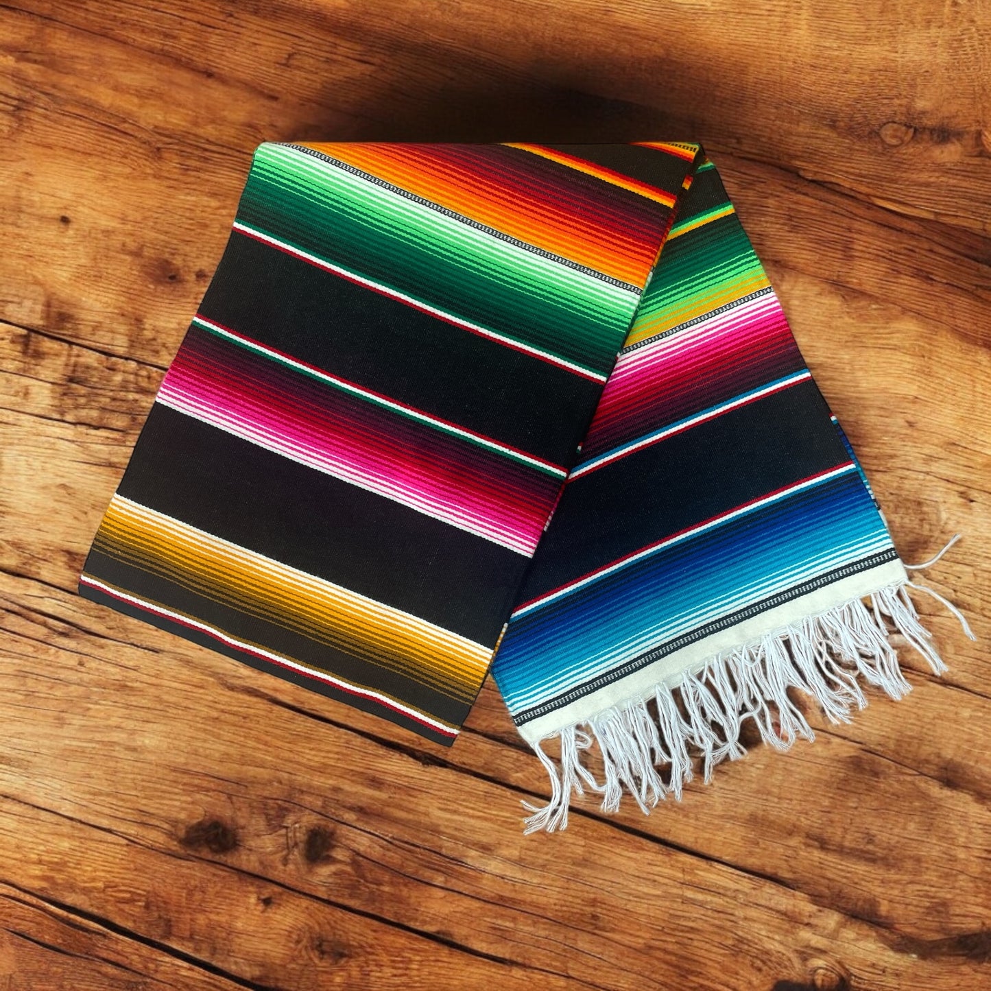 Traditional Mexican Sarape. Sarapes mexicanos/mantel de mesa/mexican blanket Saltillo